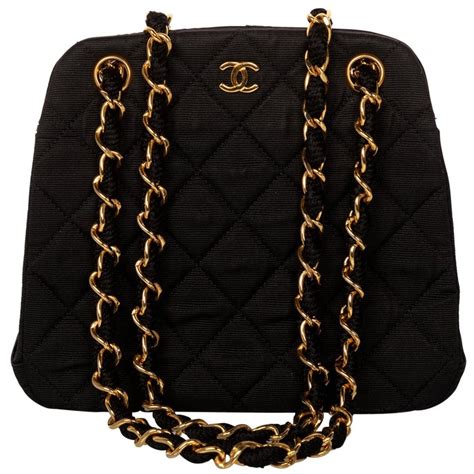 chanel quilted handbag with gold chain